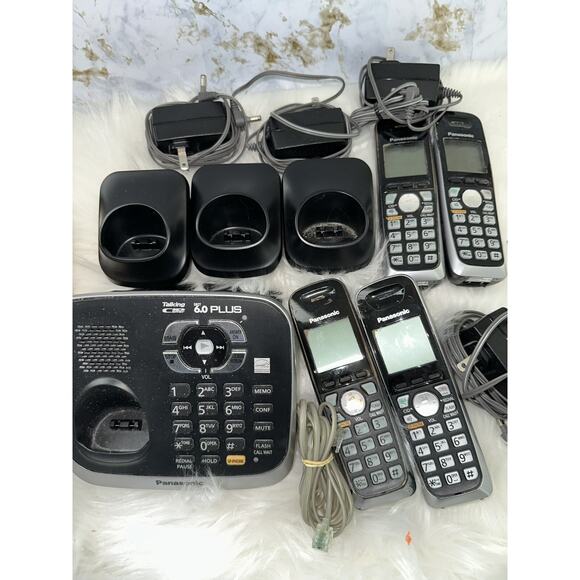 NEW Panasonic KX-TGD664 Cordless Phon 4-Handsets metallic Black